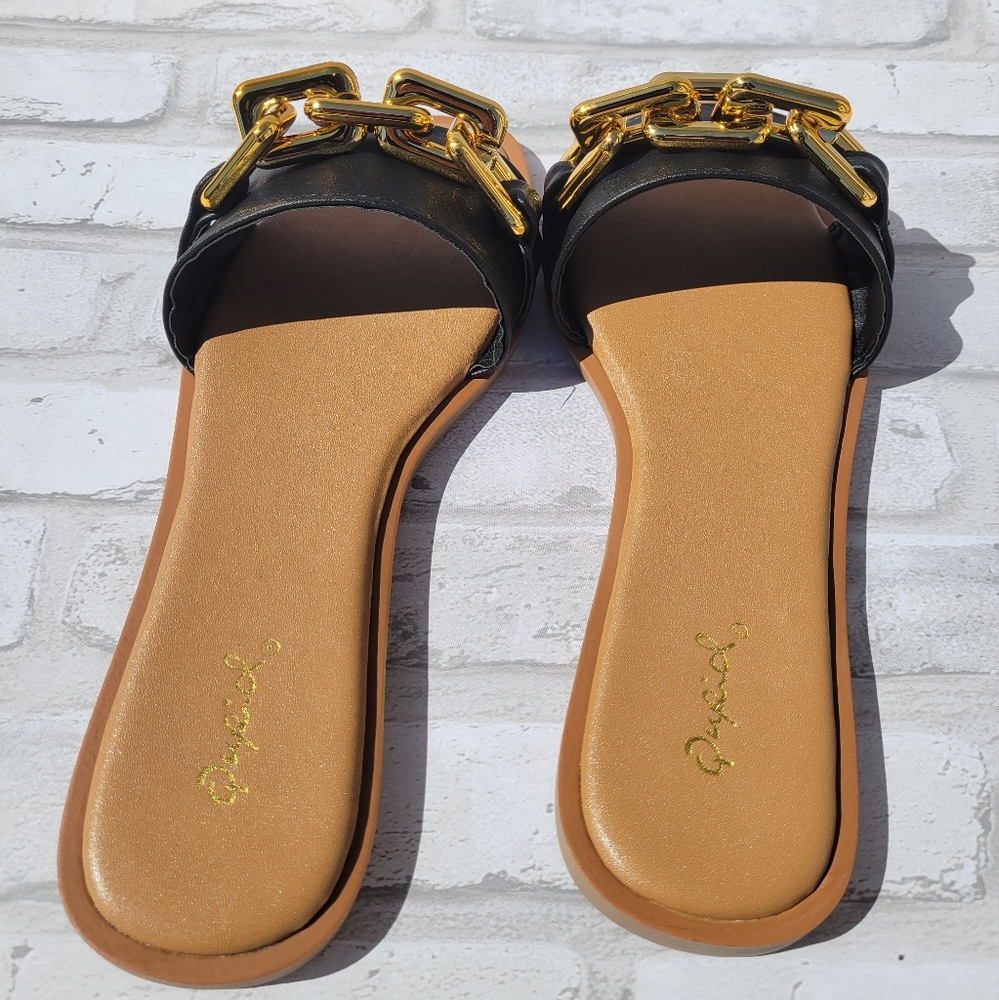 Black Sandals with Chain Link Accents - Picture 3 of 6